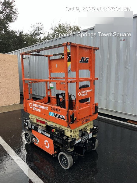 2022 JLG ES1330L