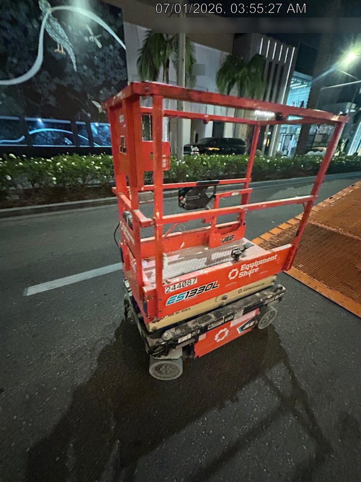 2022 JLG ES1330L