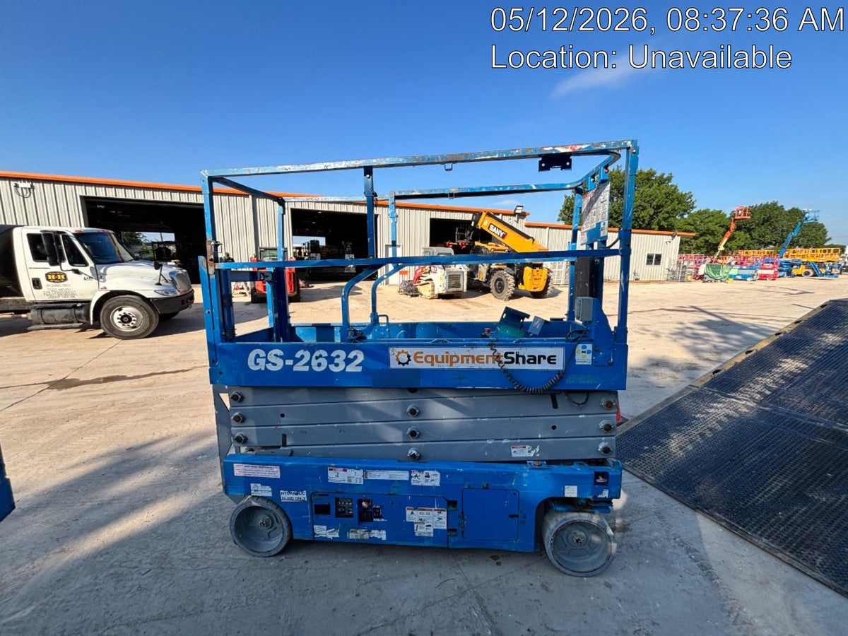 2019 Genie GS-2632 Folding rails with half height swing gate