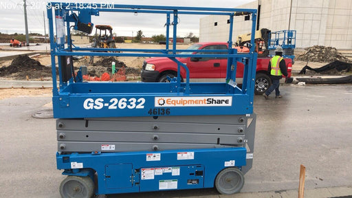 2019 Genie GS-2632 Folding rails with half height swing gate