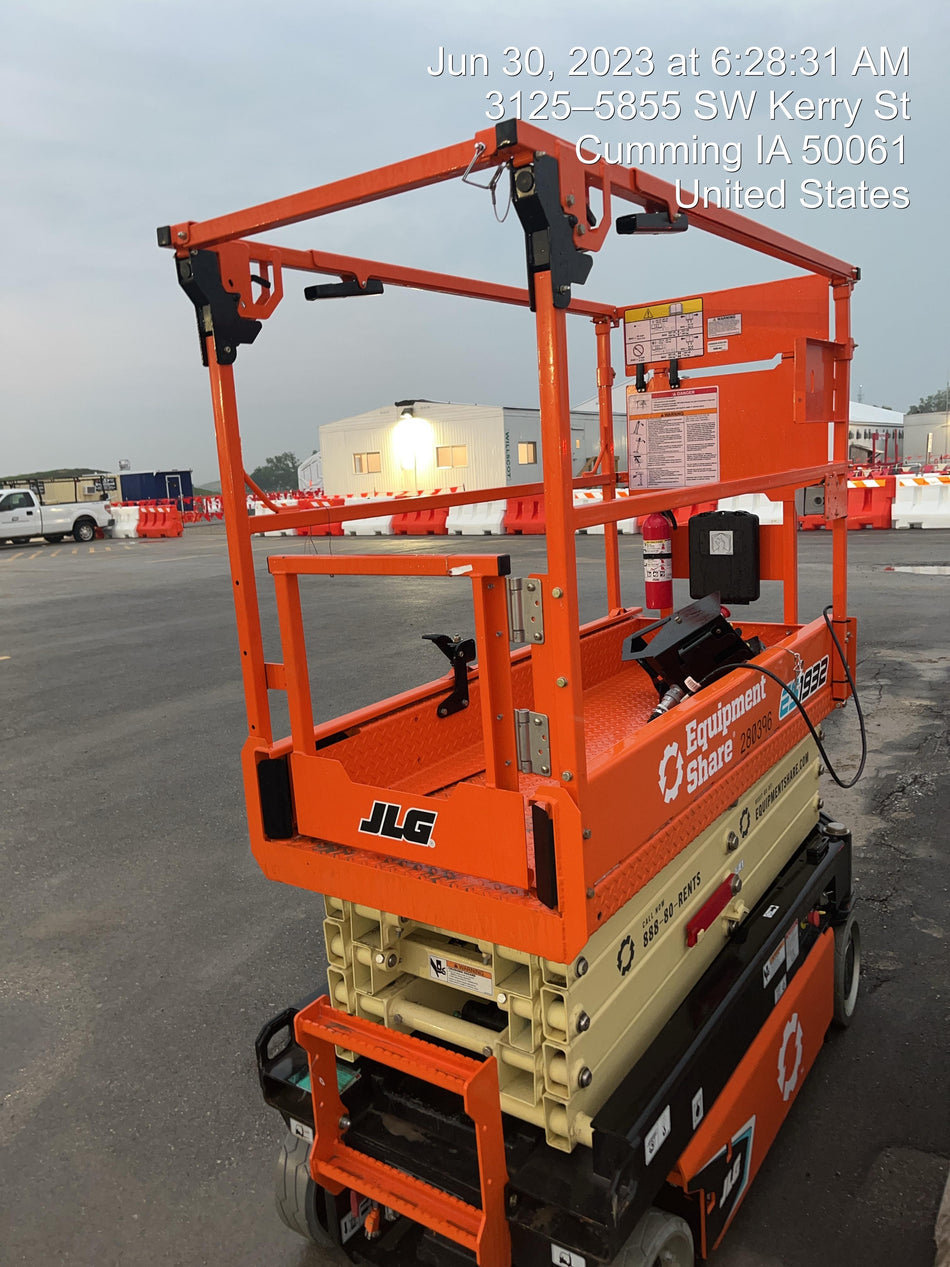 2022 JLG ES1932