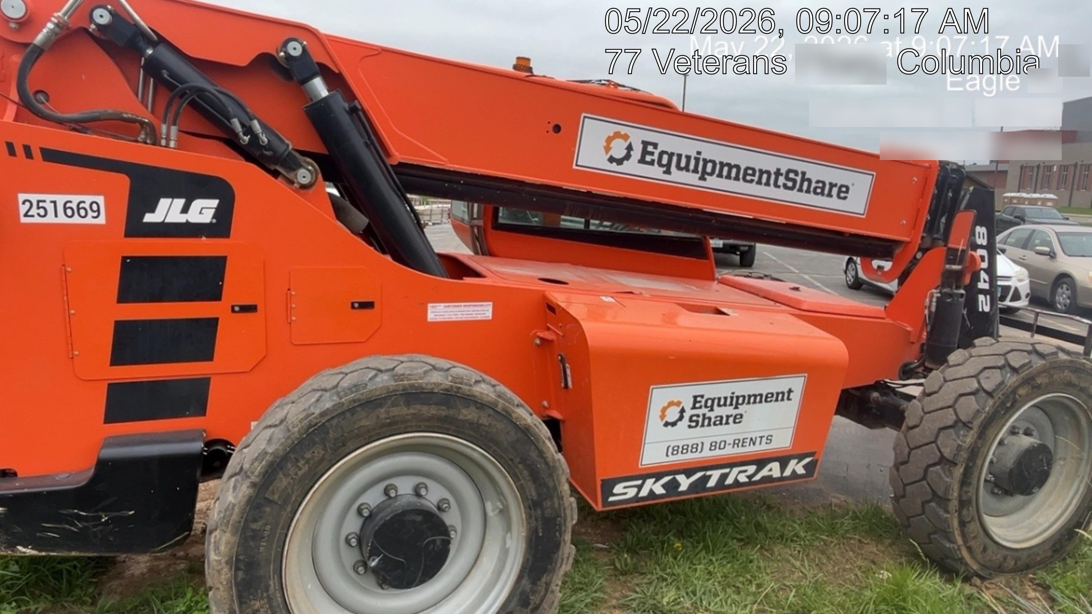 2022 SKYTRAK 8042