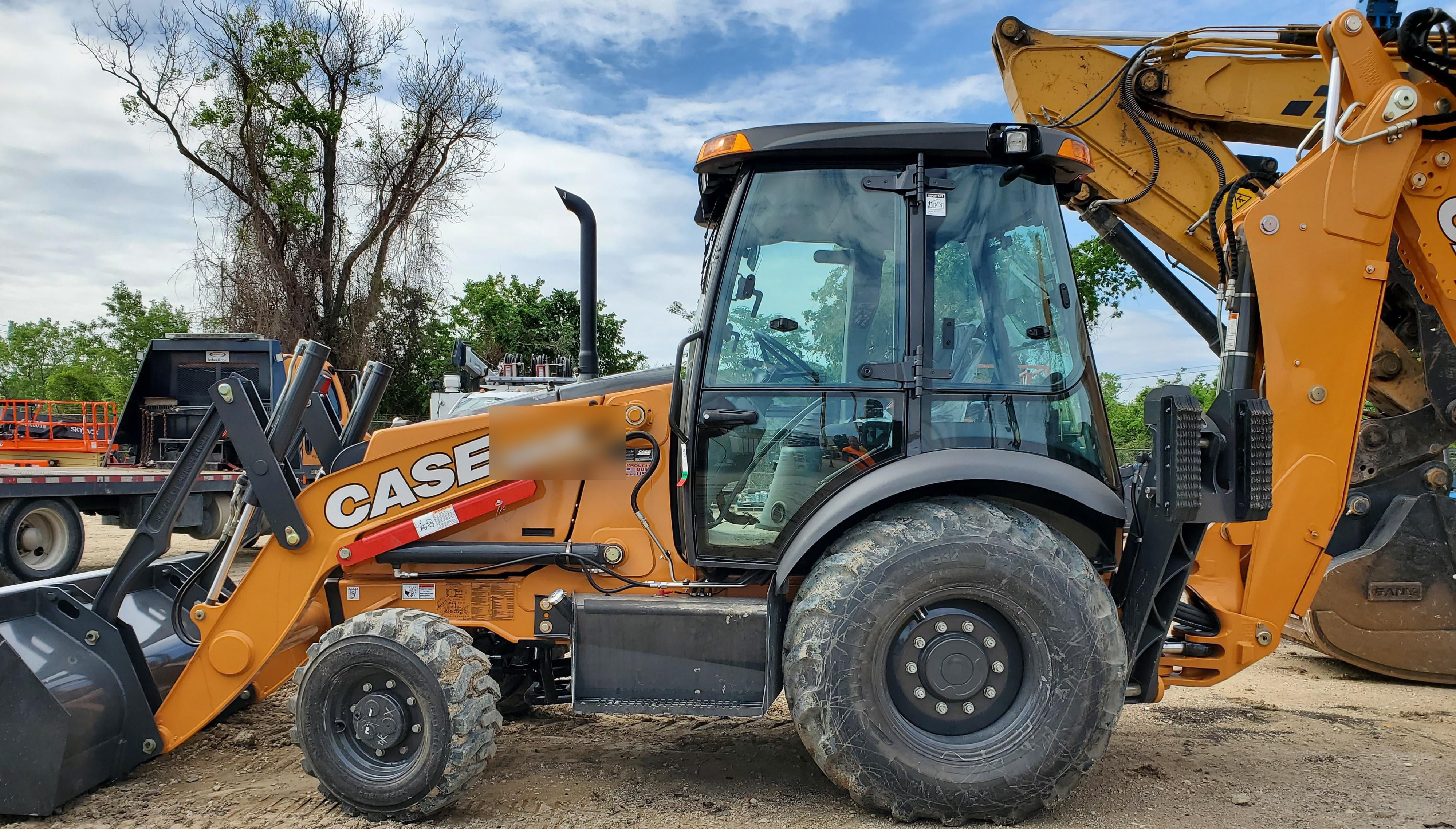 2022 CASE 580N EP - Extendable Backhoe