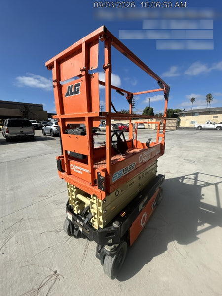 2022 JLG ES1932