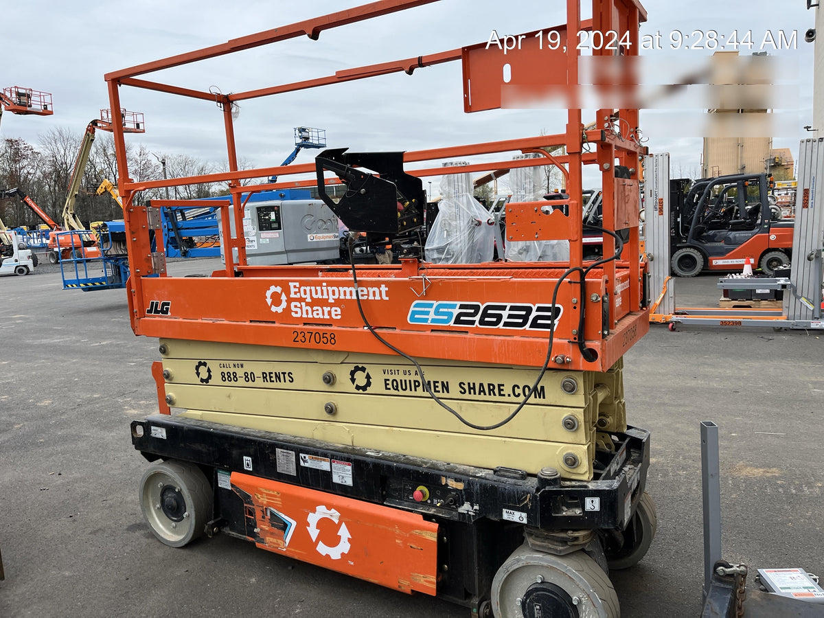 2022 JLG ES2632