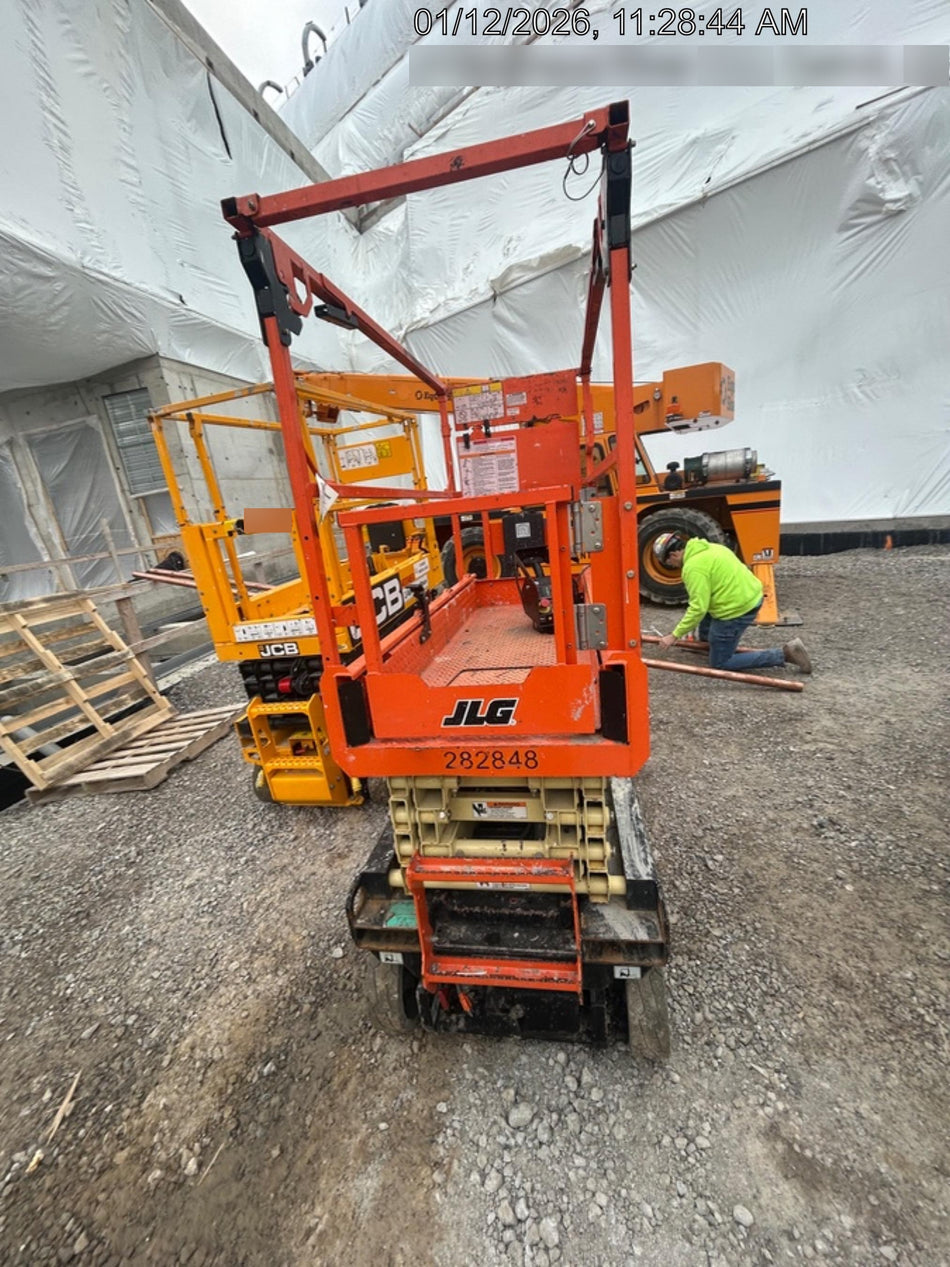 2022 JLG ES1932