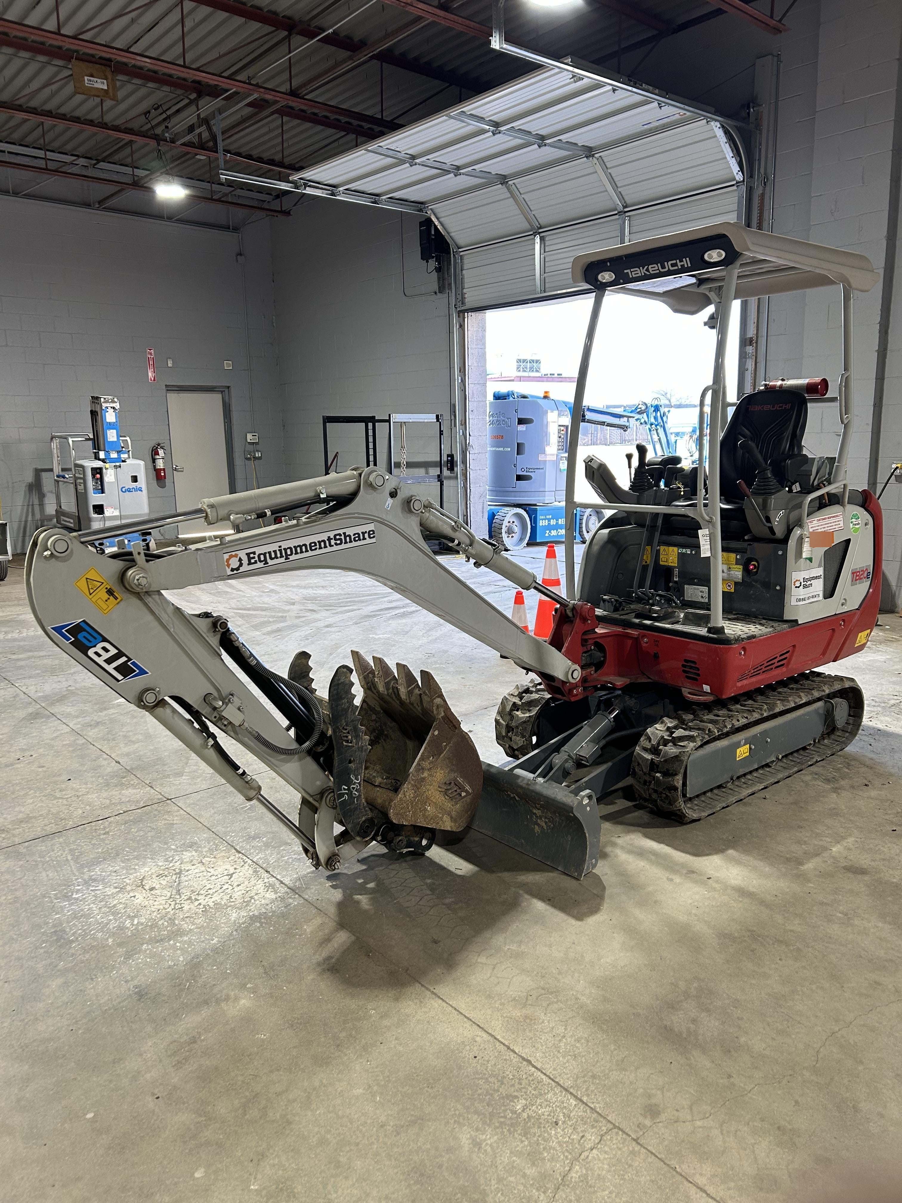 2023 TAKEUCHI TB20e