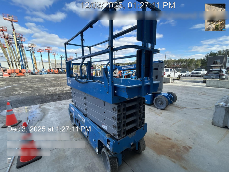 2017 Genie GS-3232 32' Narrow Scissor Lift