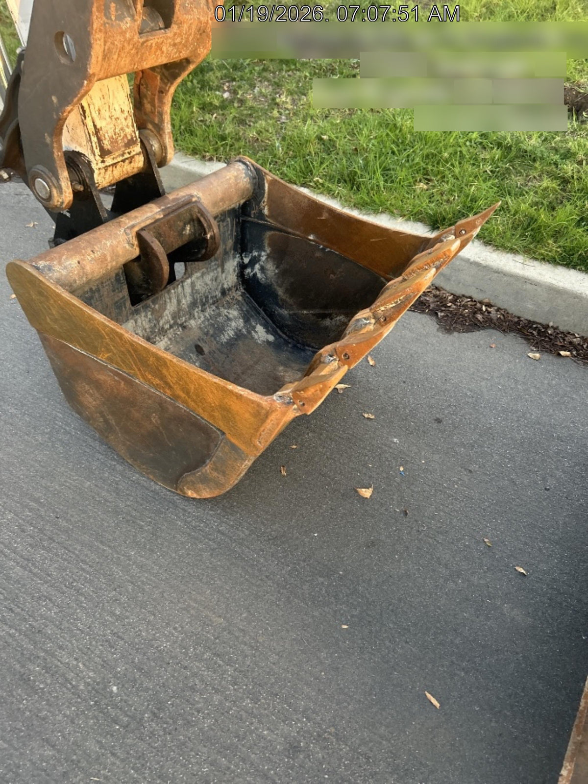 2023 SOLESBEE 36" Bucket, Tooth - Solesbee