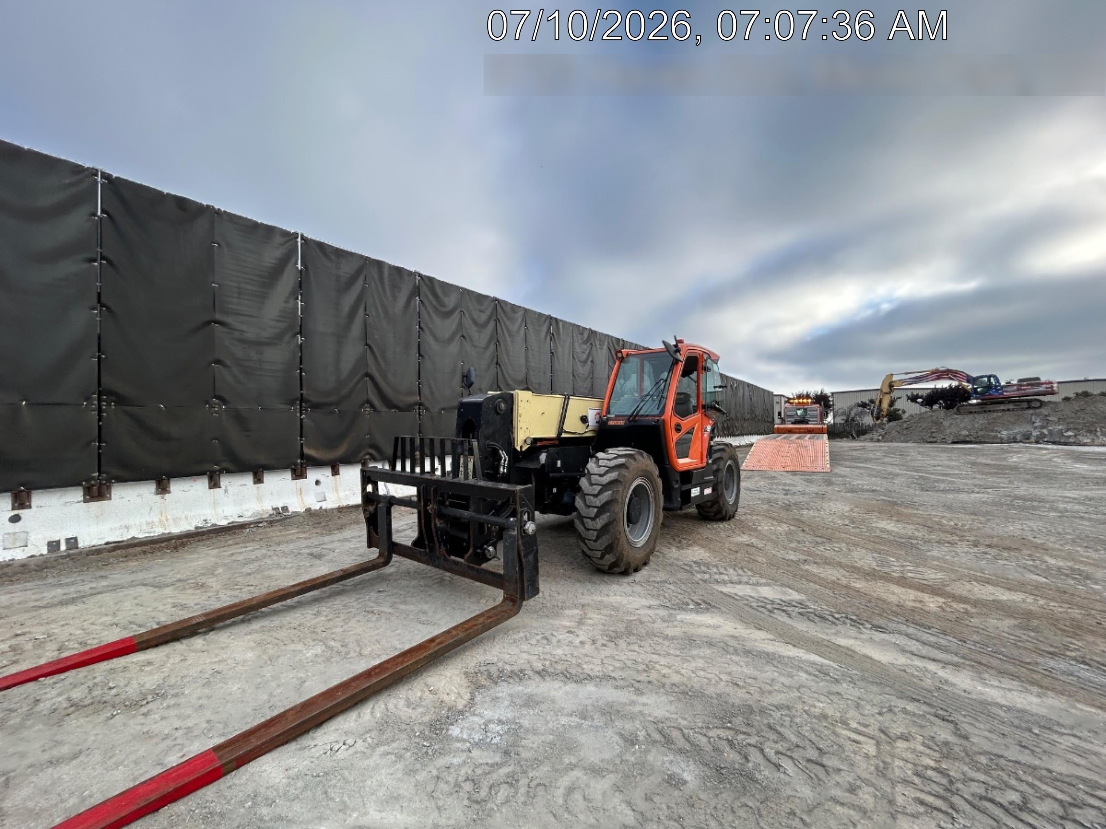 2021 JLG 1732