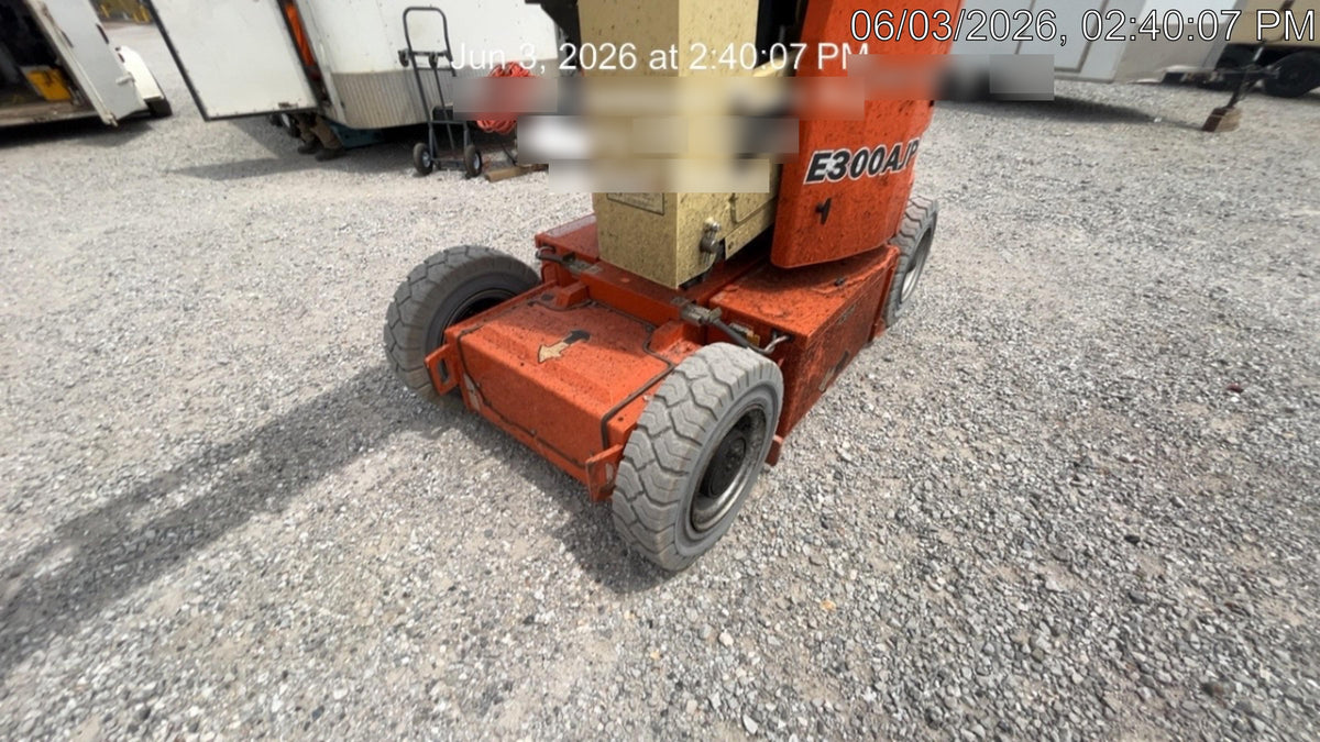 2019 JLG E300AJP