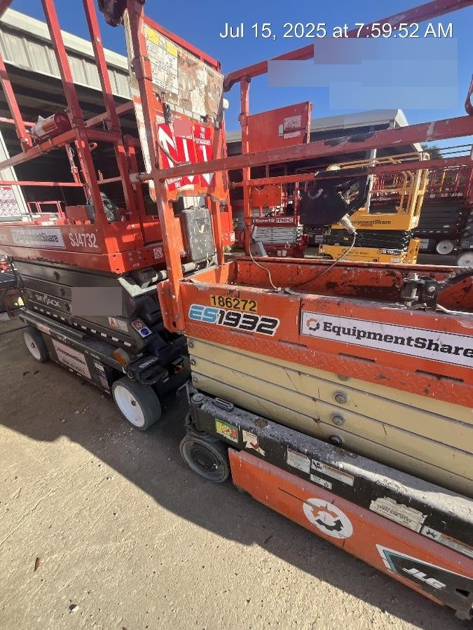 2021 JLG ES1932