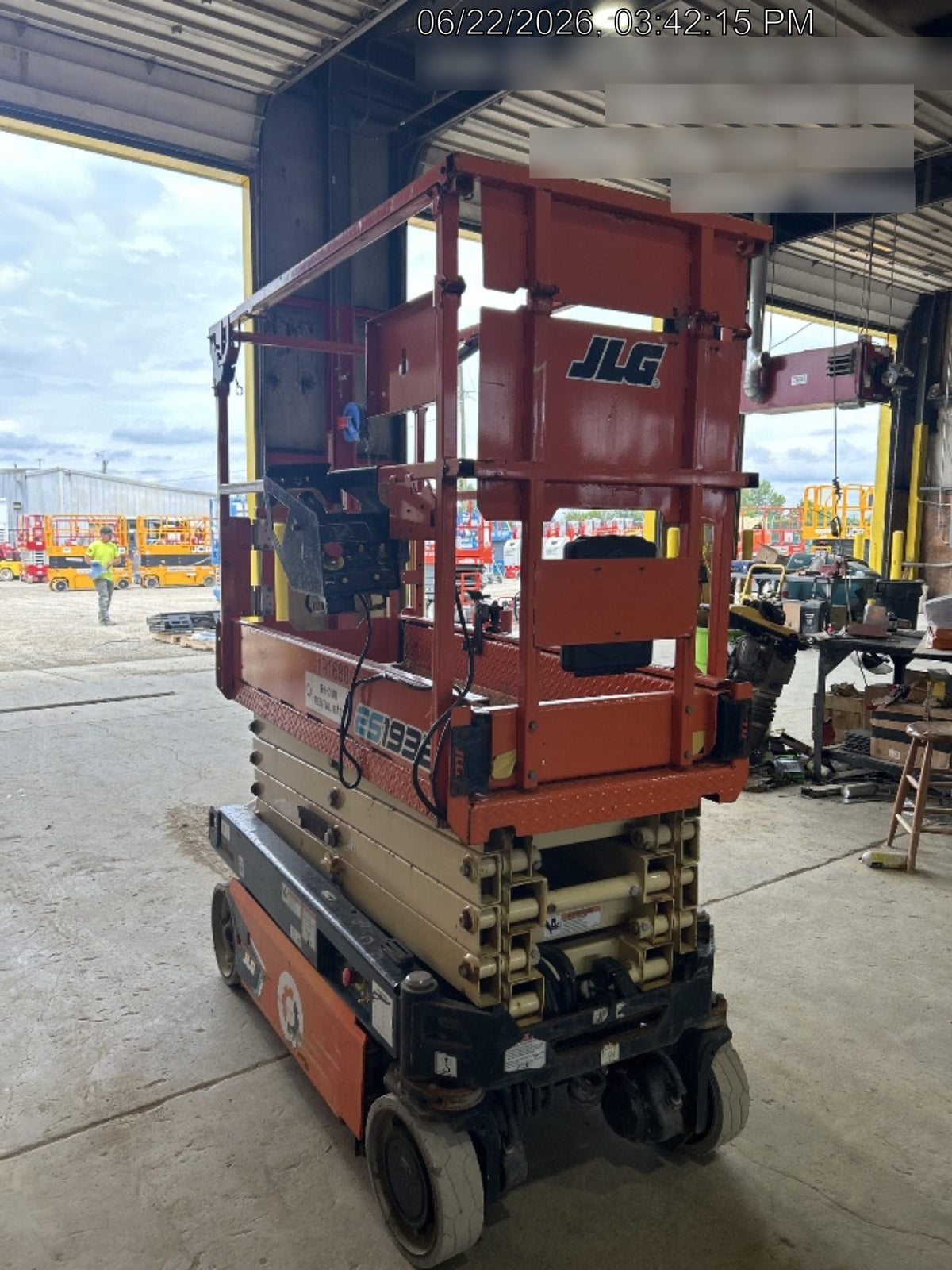 2021 JLG ES1932