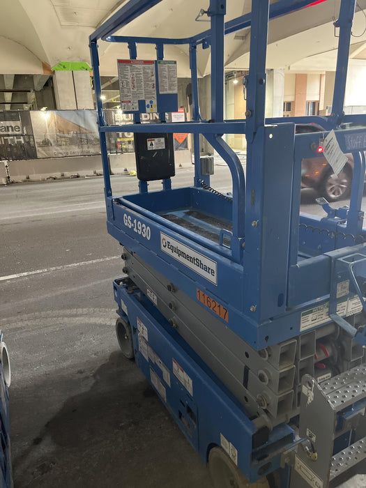 2020 Genie GS-1930 Solid Non Marking Tires, Beacon, Folding rails with half height swing gate