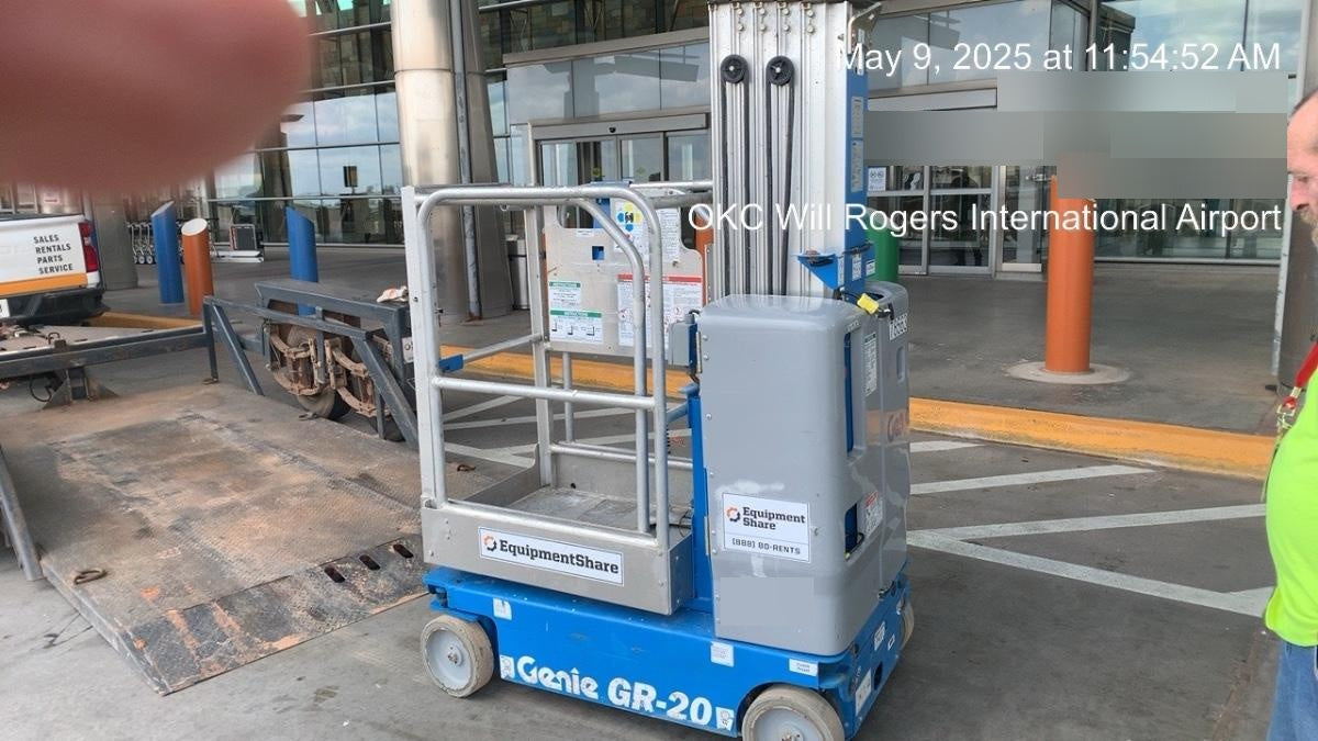 2020 GENIE GR-20