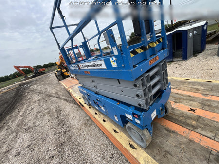 2023 GENIE GS-2632