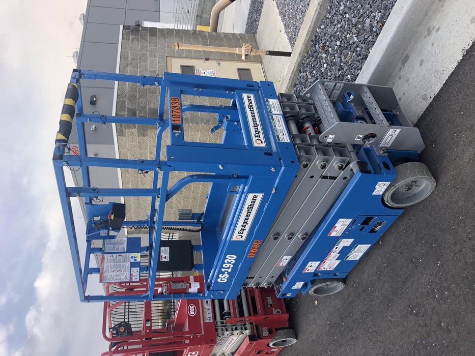 2020 Genie GS-1930 Solid Non Marking Tires, Beacon, Folding rails with half height swing gate, 800W Inverter