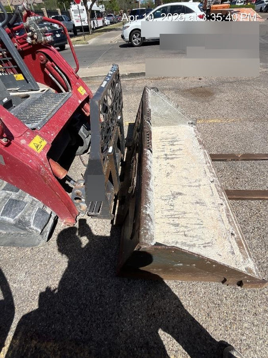 2019 PALADIN 48" Pallet Forks - Paladin