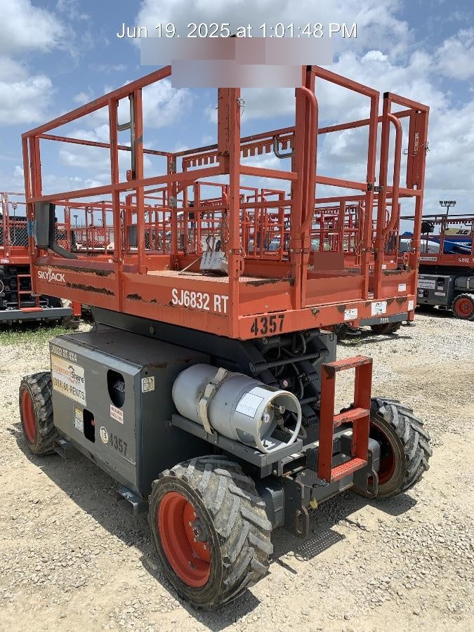 2017 SKYJACK SJ6832 RT