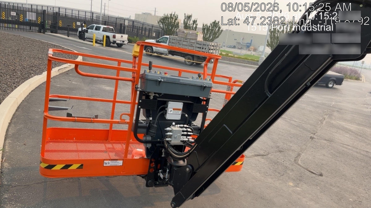 2025 JLG 800AJ