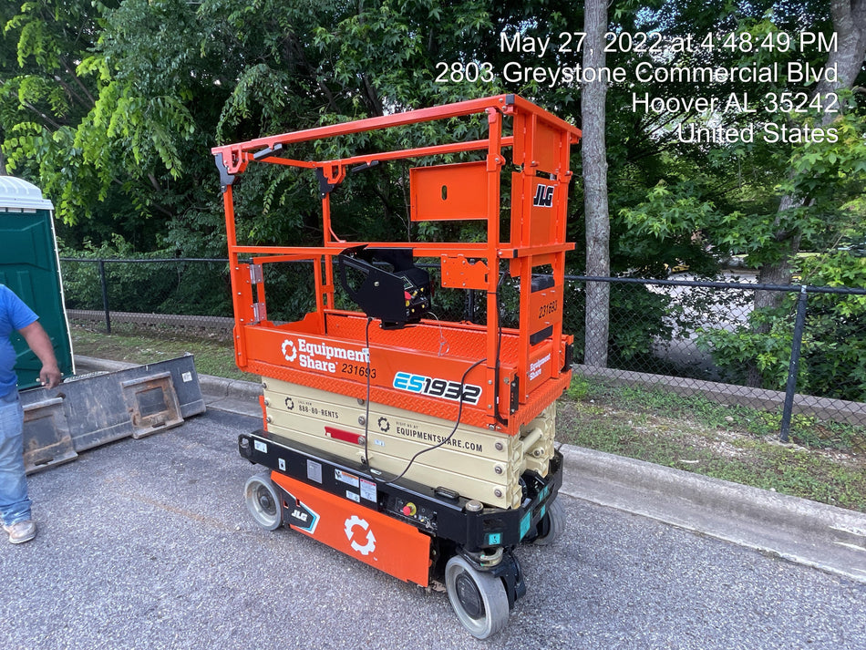 2022 JLG ES1932