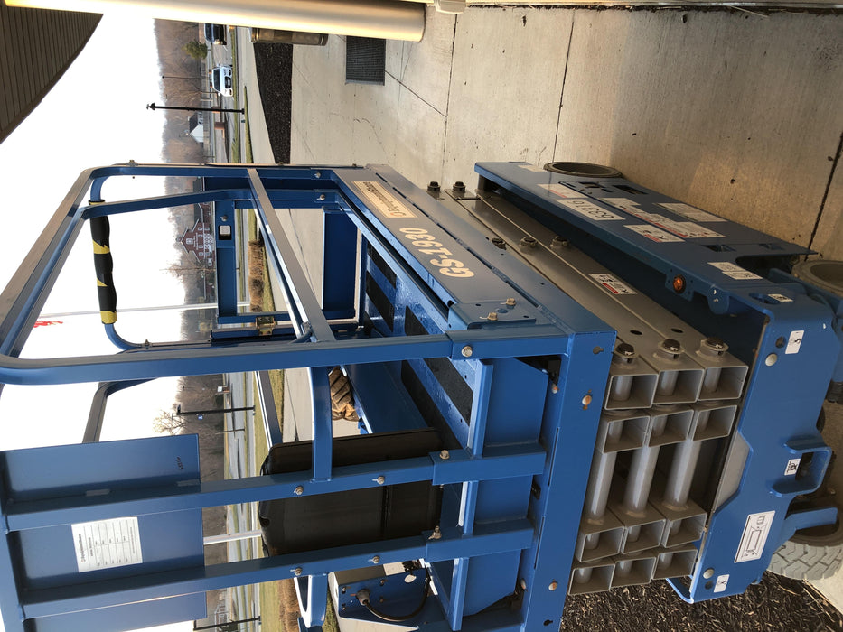 2020 Genie GS-1930 Solid Non Marking Tires, Beacon, Folding rails with half height swing gate