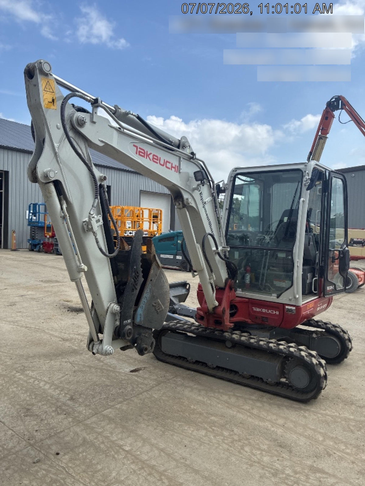 2025 TAKEUCHI TB235-2CR