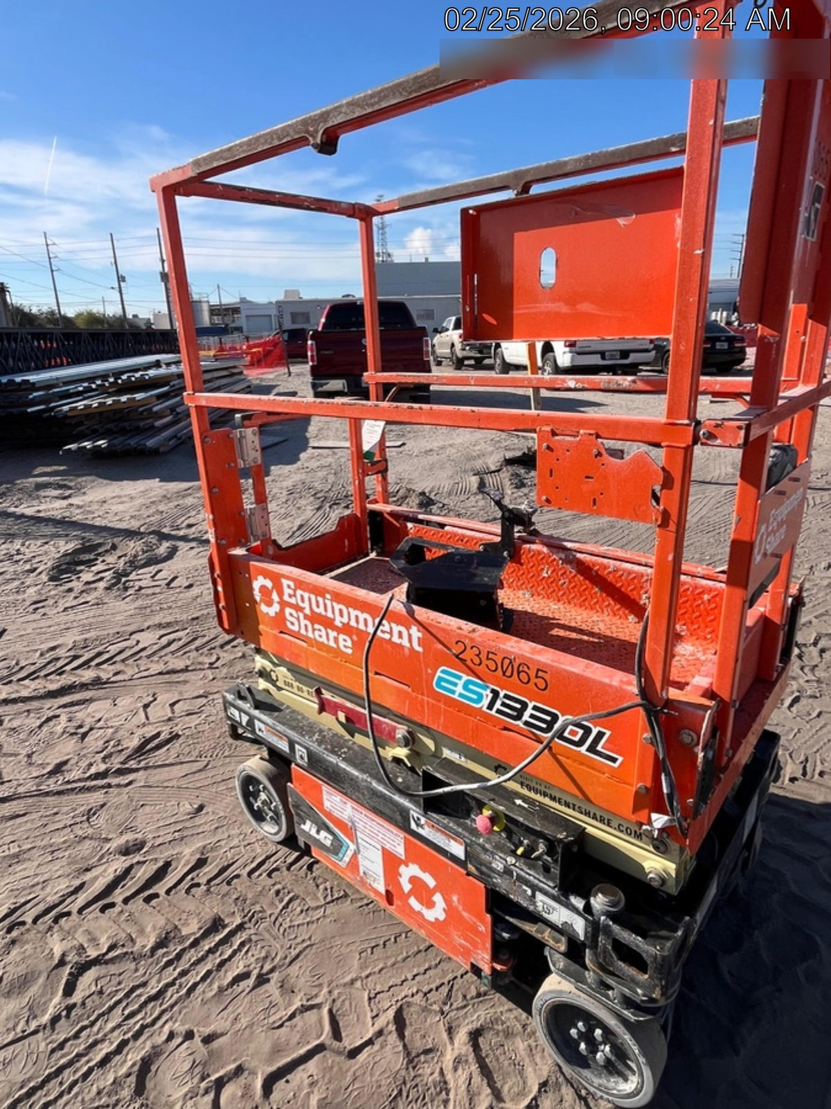 2022 JLG ES1330L