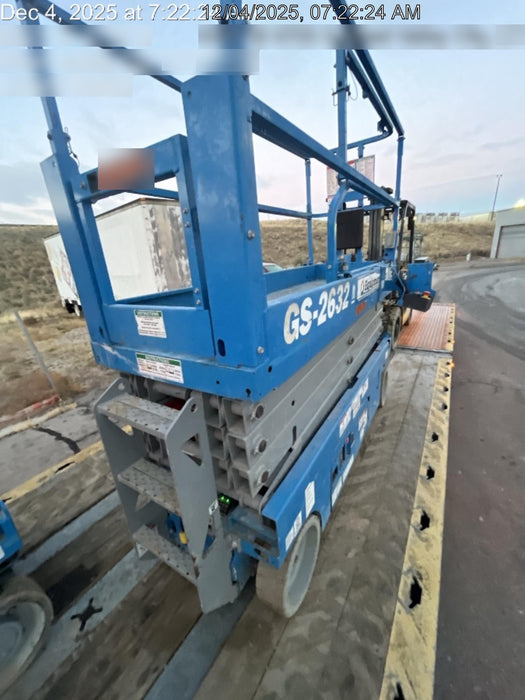 2020 Genie GS-2632 Solid NM Tires, Folding Rails with Half-Height Swing Gate, Beacon