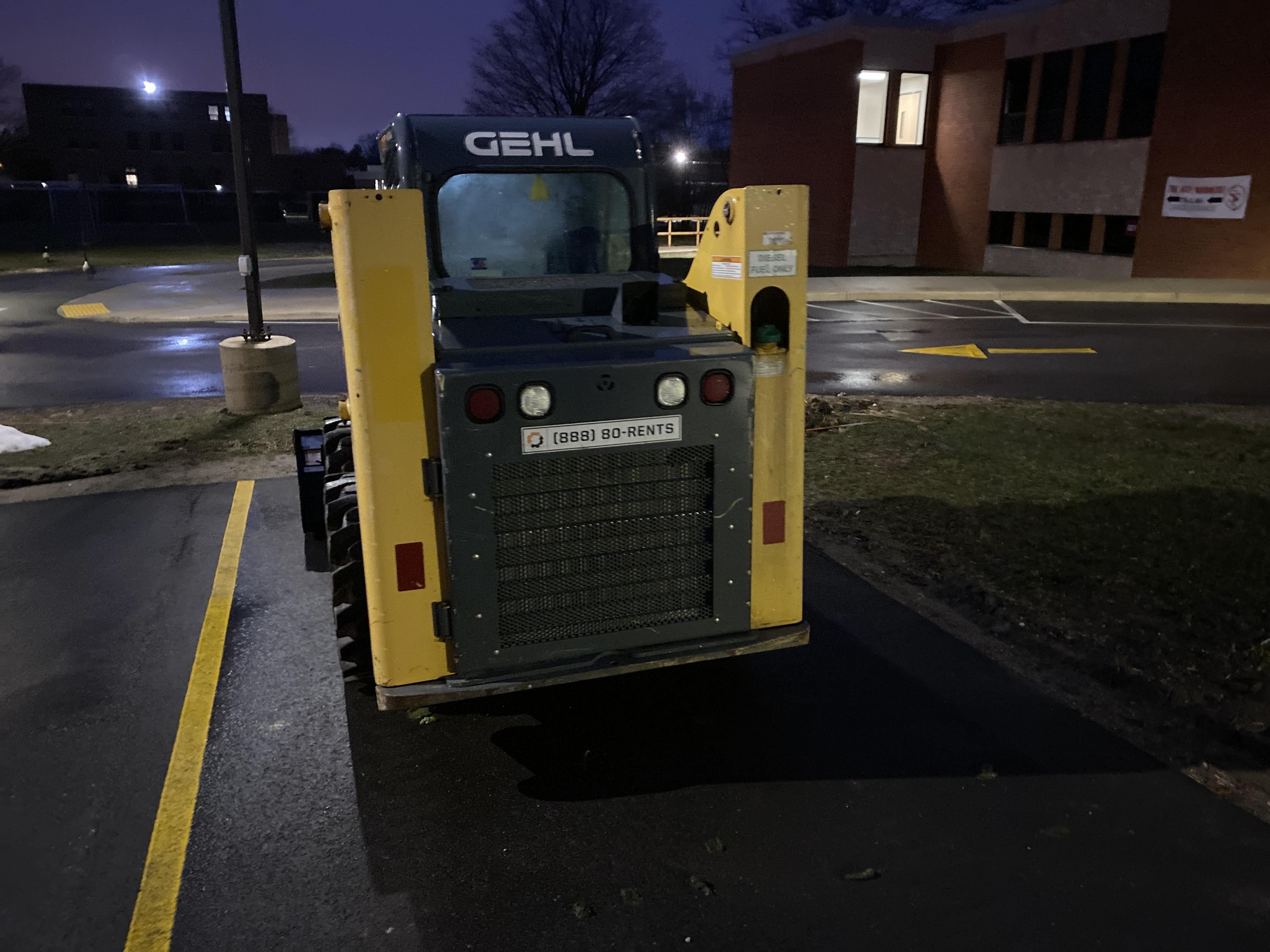 2016 GEHL R165