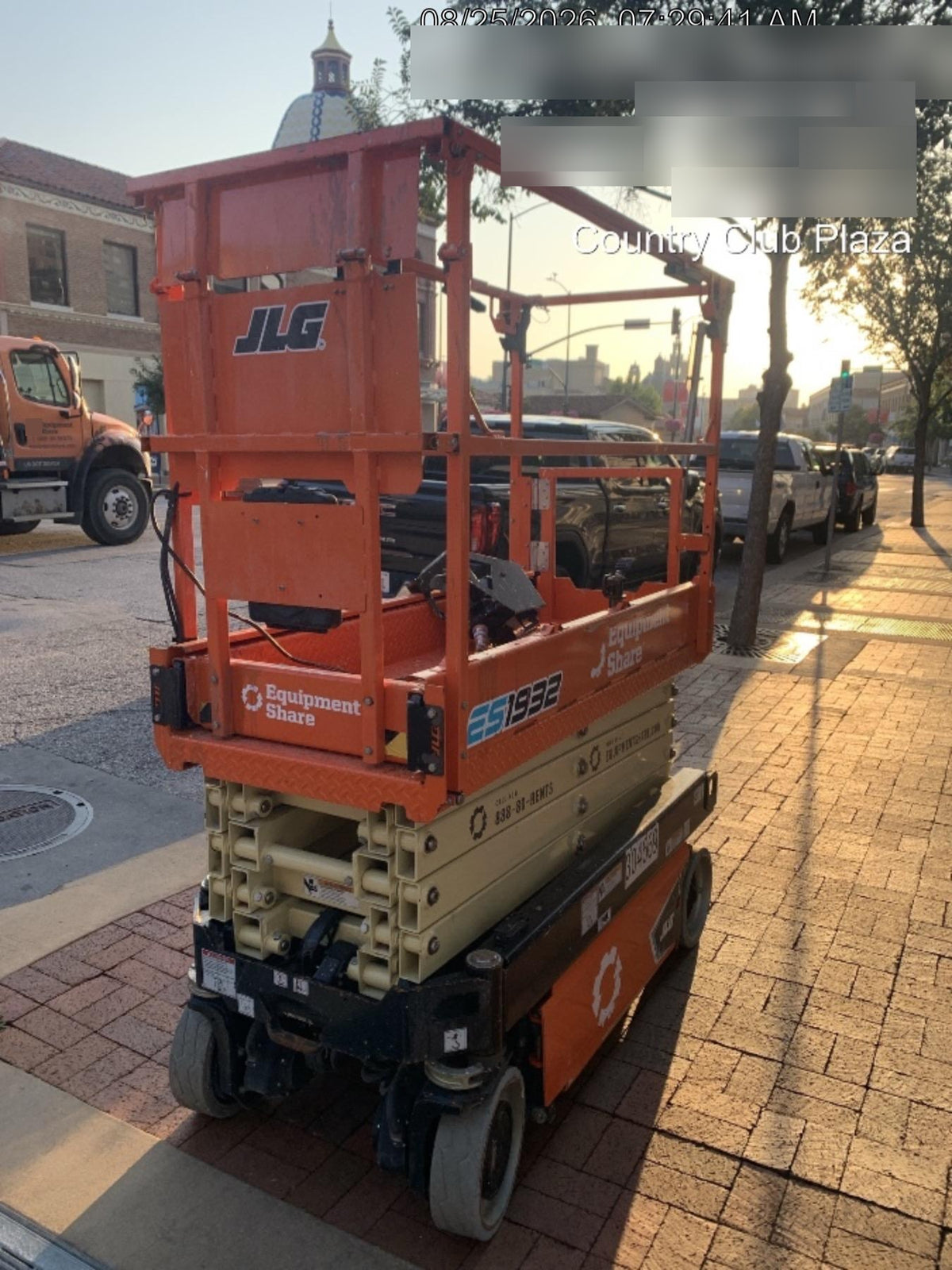 2023 JLG ES1932