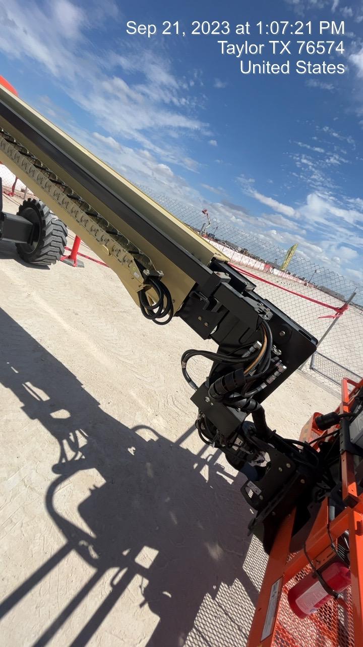 2023 JLG 600S