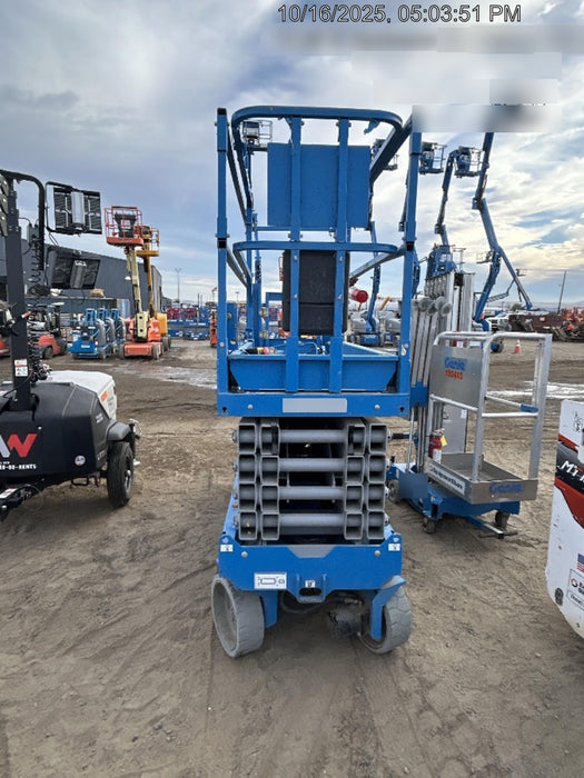 2020 Genie GS-3232 Standard, Folding half height swing gate, 800W Inverter