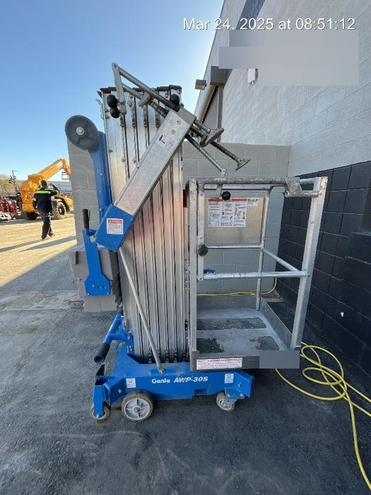 2019 GENIE AWP-30S