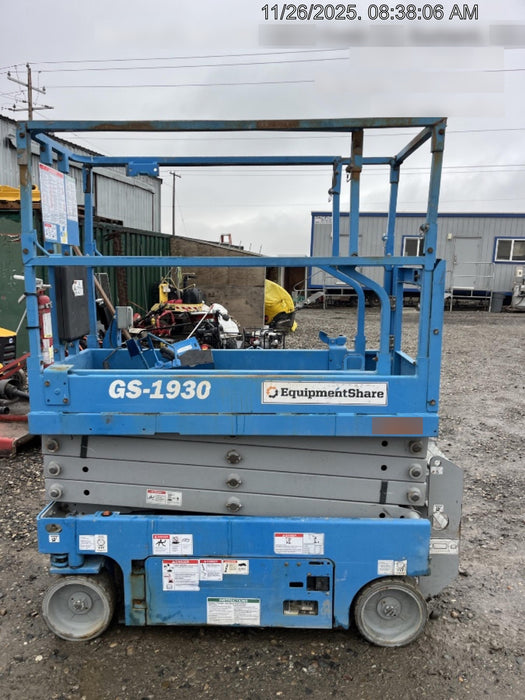 2020 Genie GS-1930 Solid Non Marking Tires, Beacon, Folding rails with half height swing gate, 800W Inverter