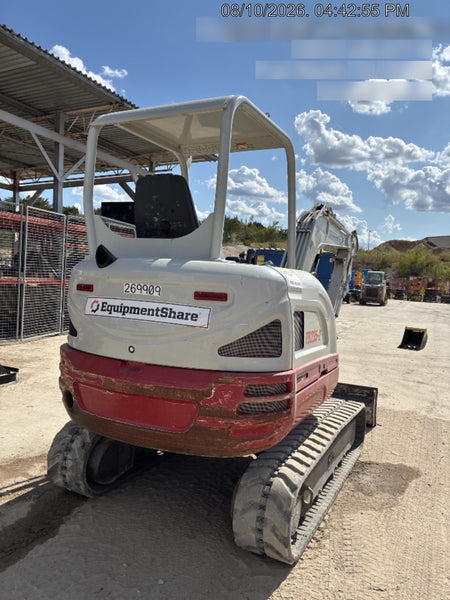 2022 TAKEUCHI TB235-2R
