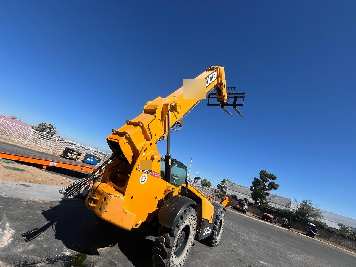 2020 JCB 512-56