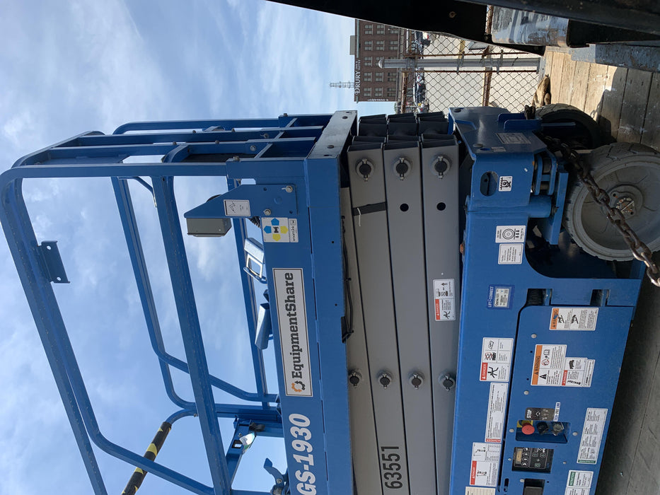 2020 Genie GS-1930 Solid Non Marking Tires, Beacon, Folding rails with half height swing gate