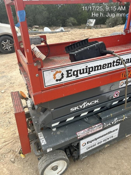 2020 Skyjack SJIII-3219 Solid NM Tires, Half height spring hinged entry gate, Dual Beacons, 800W Inverter
