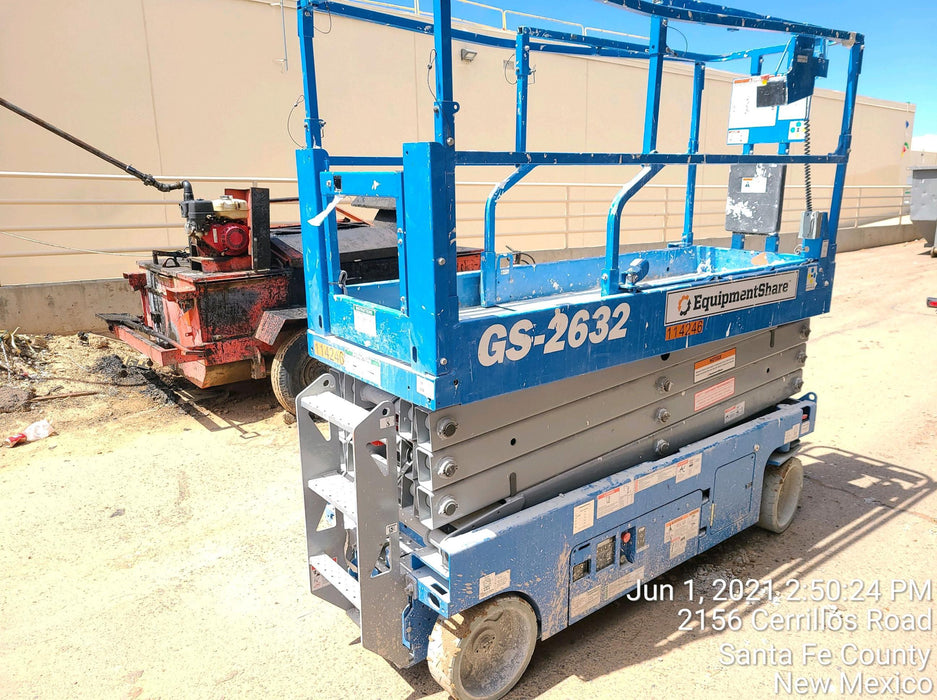 2020 Genie GS-2632 Solid NM Tires, Folding Rails with Half-Height Swing Gate, Beacon