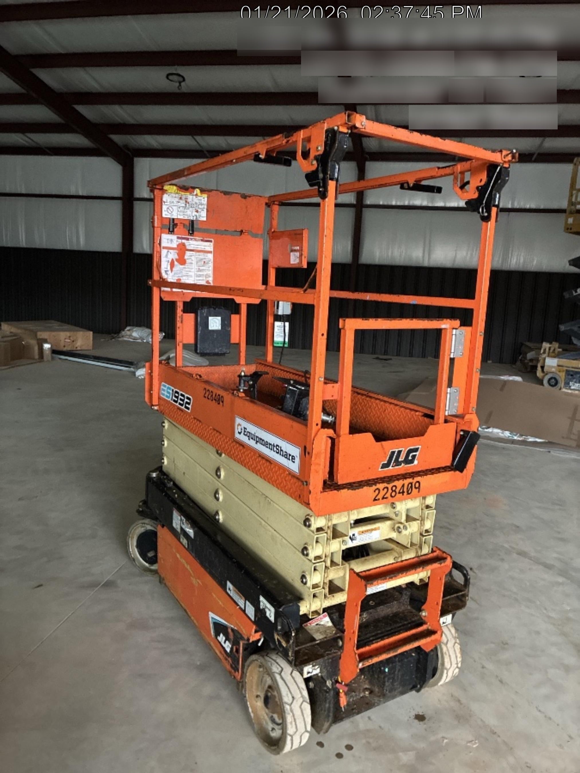 2022 JLG ES1932
