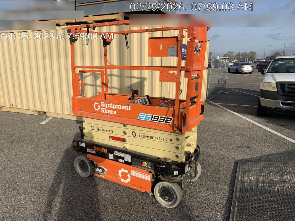 2024 JLG ES1932