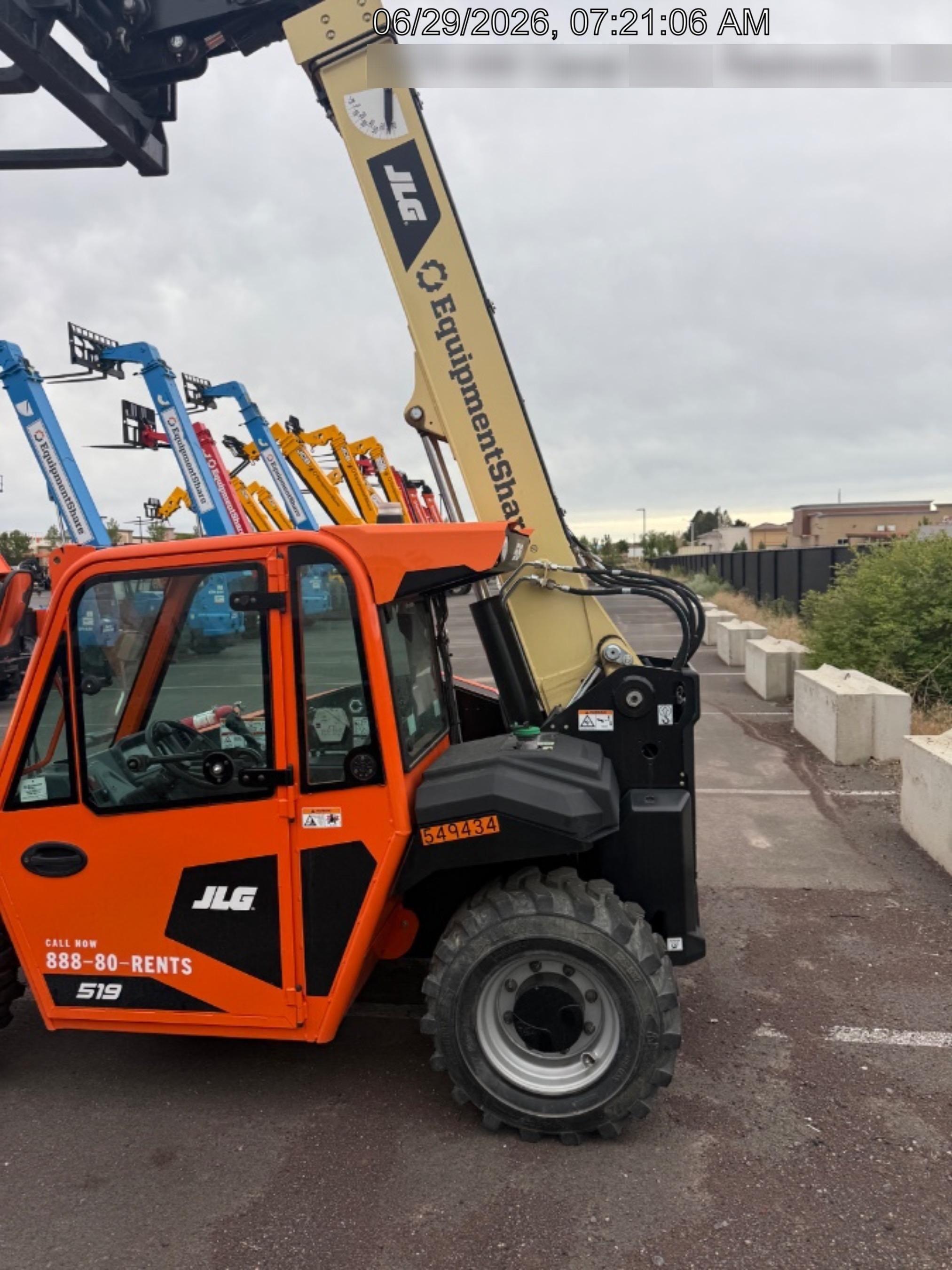 2025 JLG 519