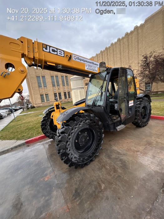 2019 JCB 509-42 Cab/Heat/Air, 74 HP, Solid Tires, STD Worklight, Beacon, Aux Hydraulics, Lifting Eye, Back up Alarm w/66" Carriage/60" Forks