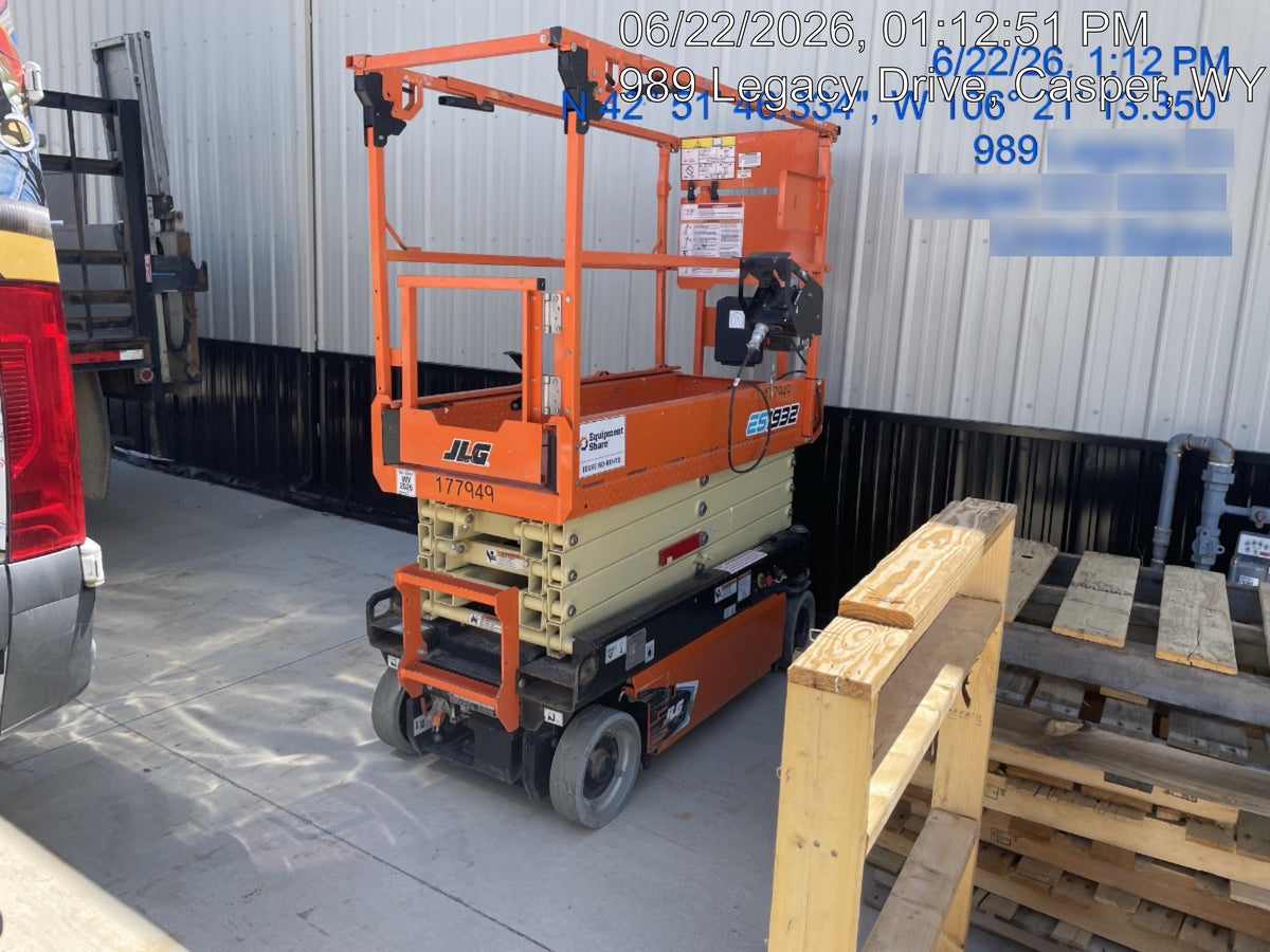 2021 JLG ES1932