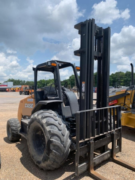 2023 CASE 588H