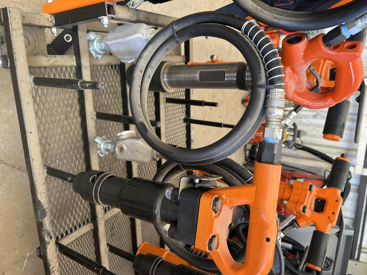 2024 MICHIGAN PNEUMATIC ES-CH3R-TRACKER