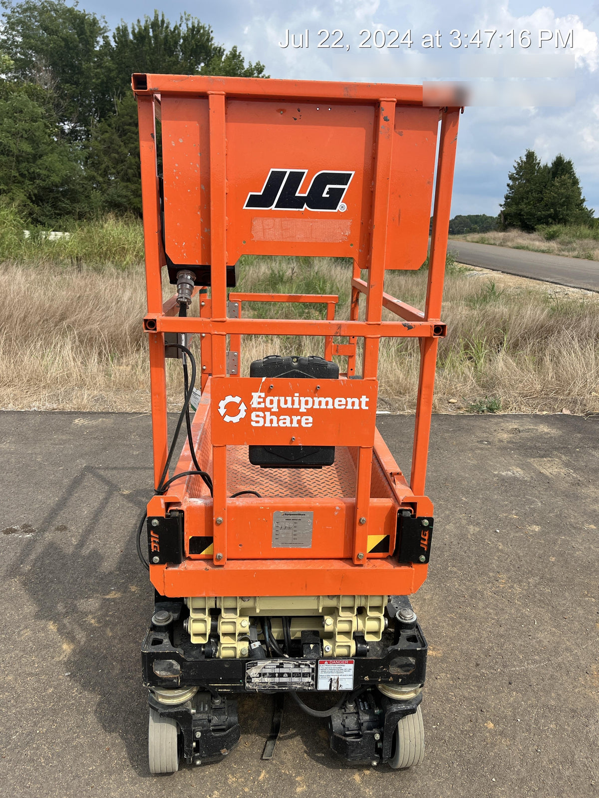 2022 JLG ES1330L
