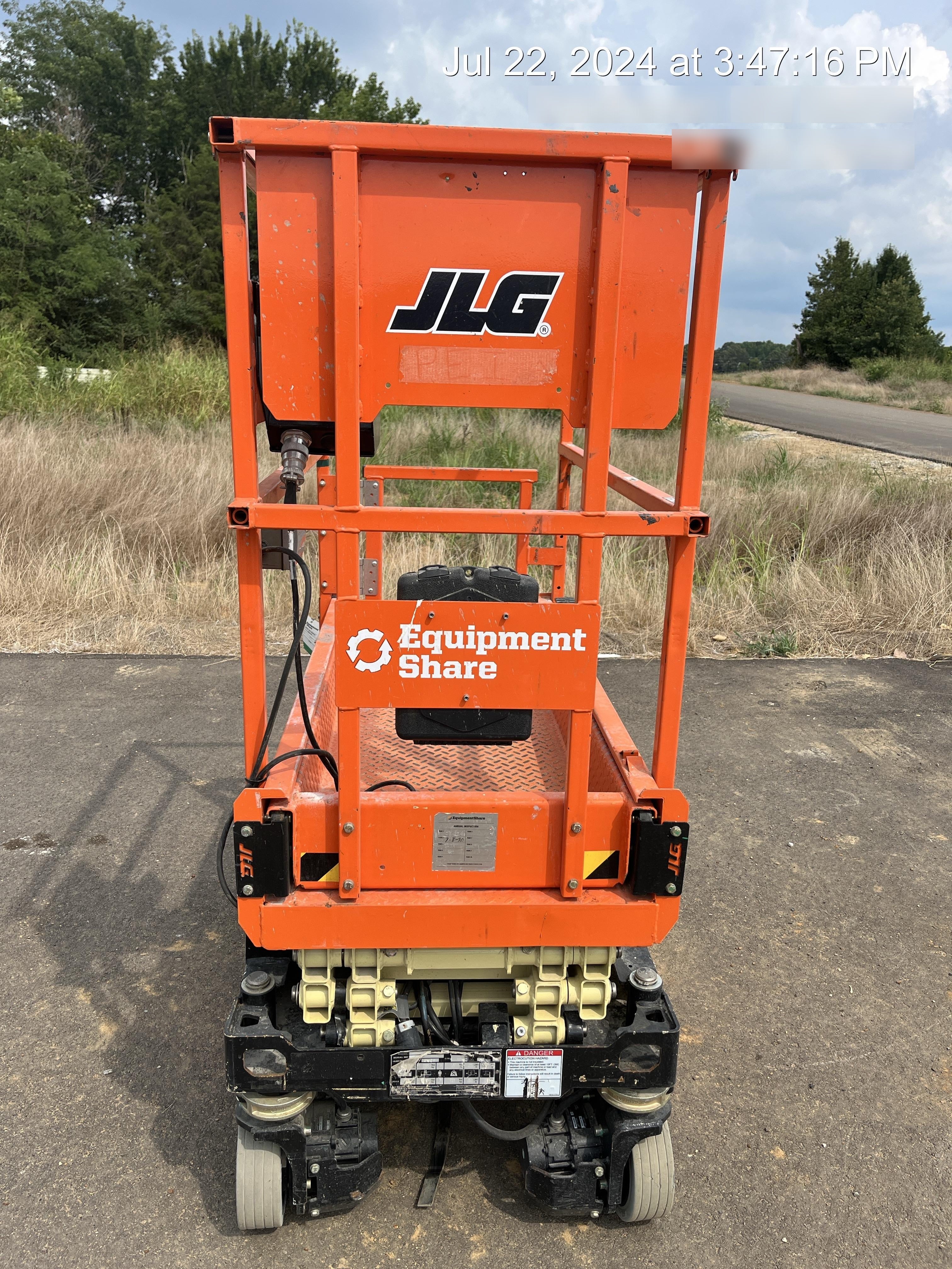 2022 JLG ES1330L
