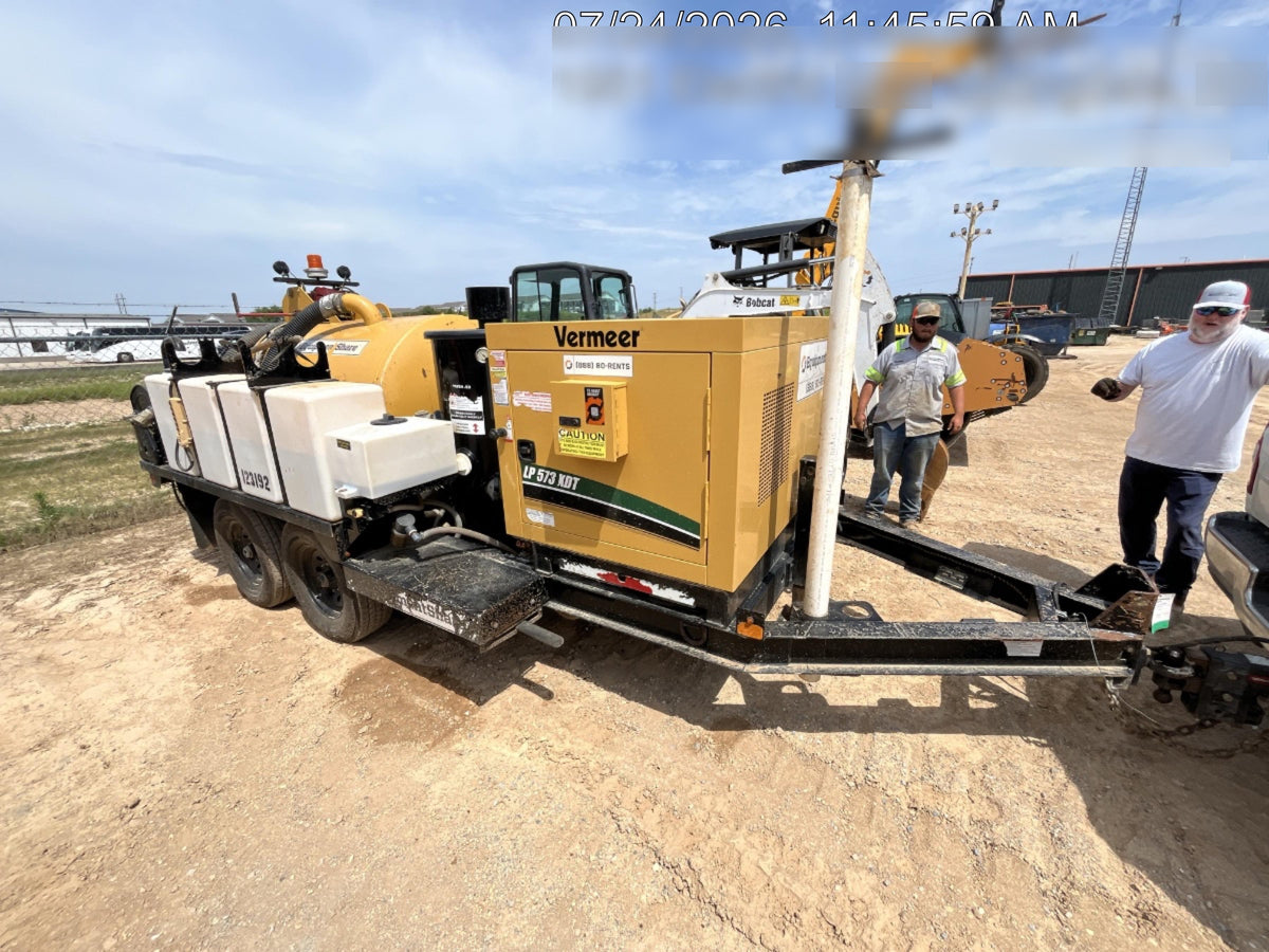 2021 Vac-Tron LP573XDT 500 Gallon Debris Tank w/ Hydraulic Tilt, two (2) 100 Gallon Water Tanks, Low Profile Torsion Axles (12,000 GVWR)